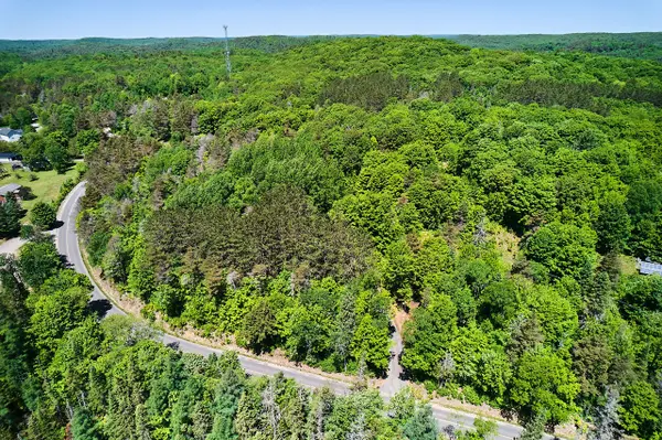 445 ETWELL RD, Huntsville, ON P1H 2J2