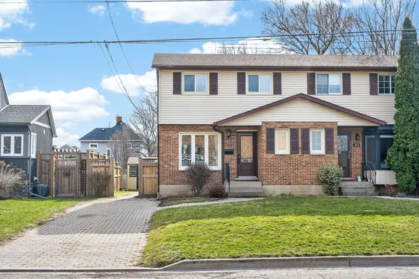 19 Grand AVE, Grimsby, ON L3M 2R6