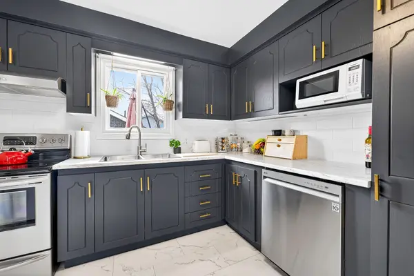 19 Grand AVE, Grimsby, ON L3M 2R6