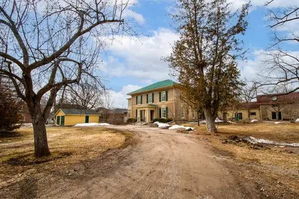 813 Water ST, Peterborough, ON K9H 3N7