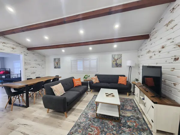 460 Wellington ST, Gravenhurst, ON P1P 1A5