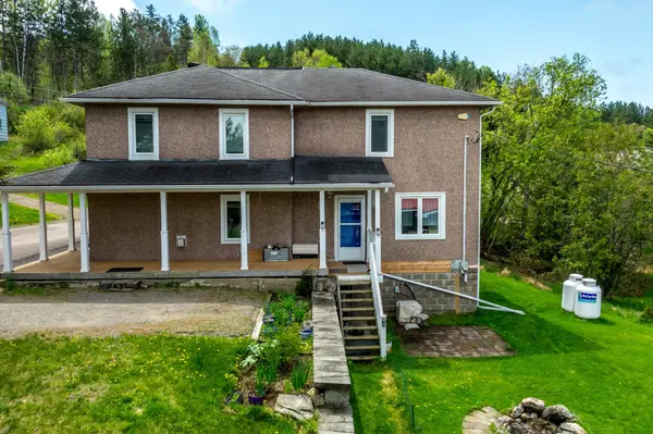 14 Burchat ST, Madawaska Valley, ON K0J 1N0