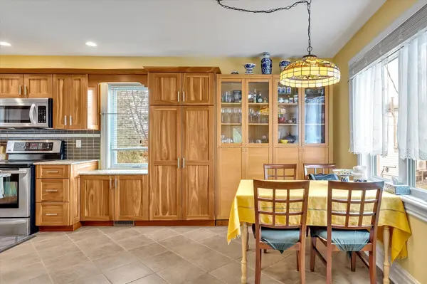 14 Burchat ST, Madawaska Valley, ON K0J 1N0