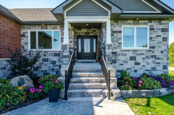 105 Arnott DR, Selwyn, ON K0L 1T0