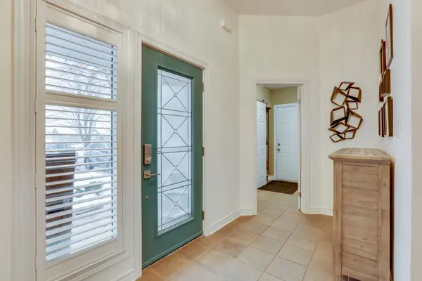 16916 Evelyn DR, Thames Centre, ON N0M 2P0