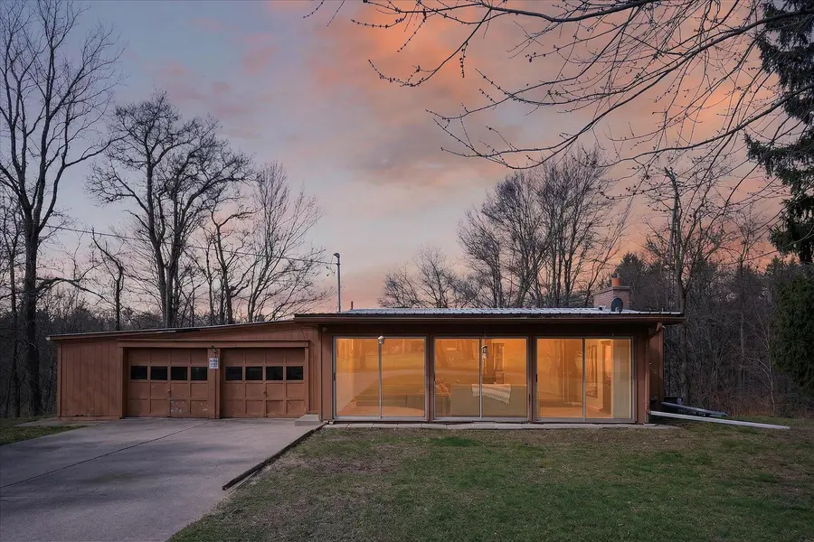 7091 Ann Arbor RD, Leoni Twp, MI 49201