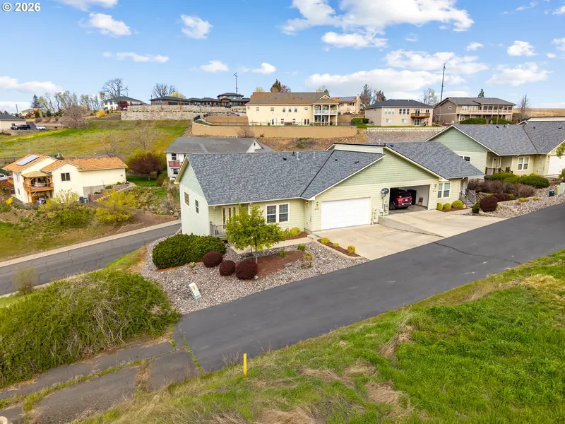 810 N MAIN ST, Pendleton, OR 97801