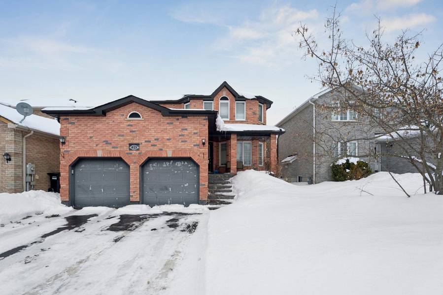 25 Meyer AVE, Barrie, ON L4M 6Y1