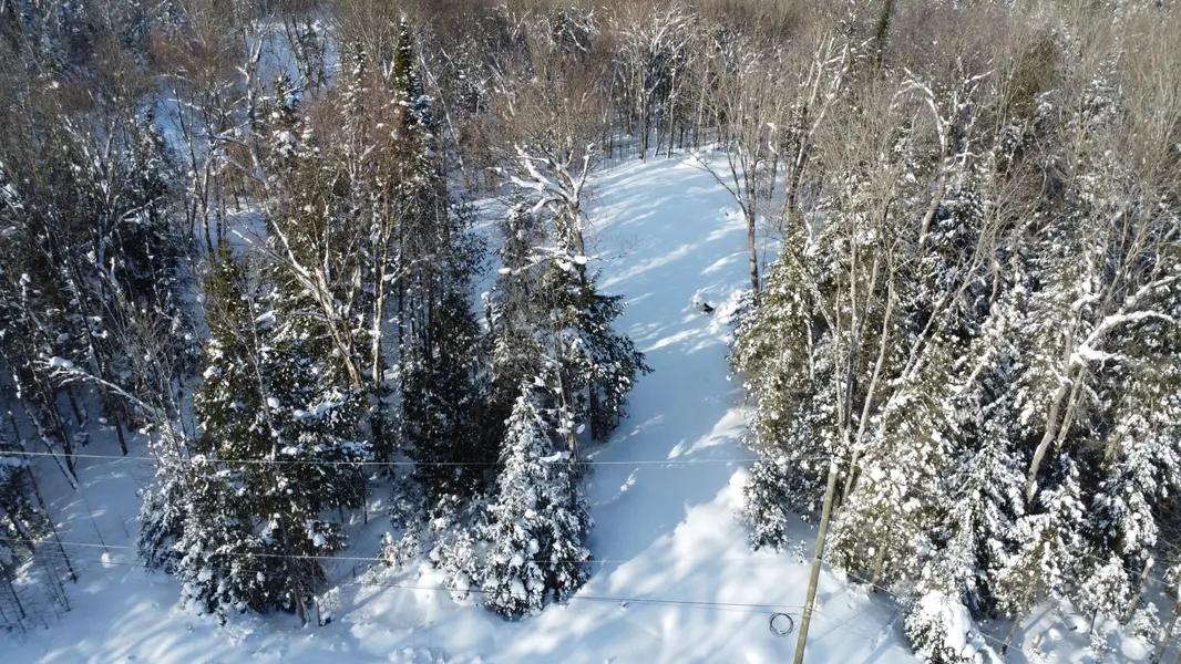 2 Foxwood CT, Huntsville, ON P1H 2N5