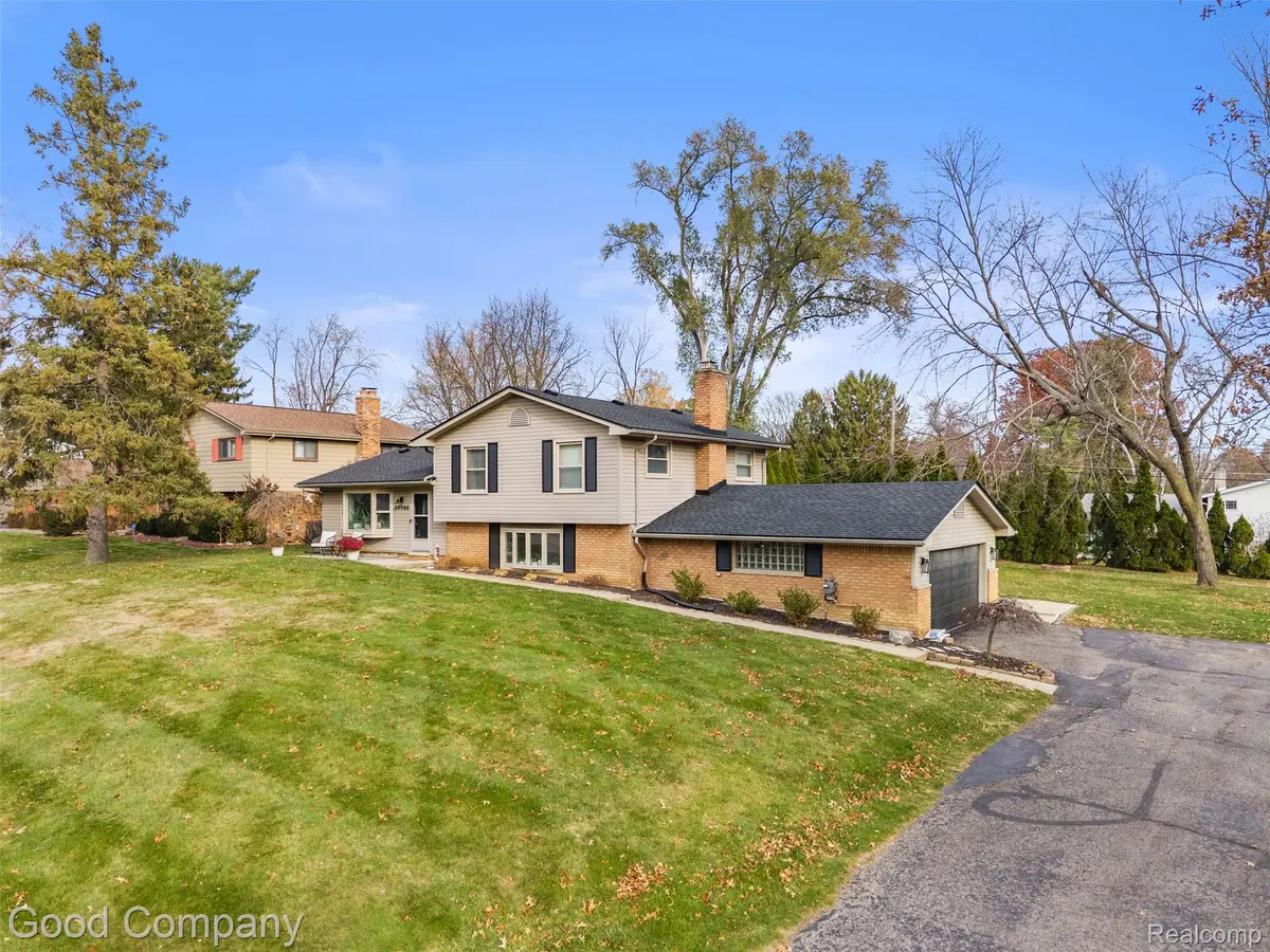 29988 Ravenscroft ST, Farmington Hills, MI 48331