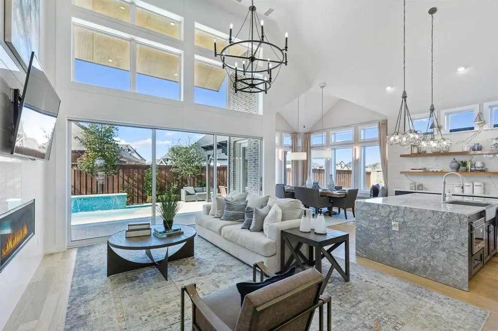 2409 Elmhurst Drive, Mansfield, TX 76063