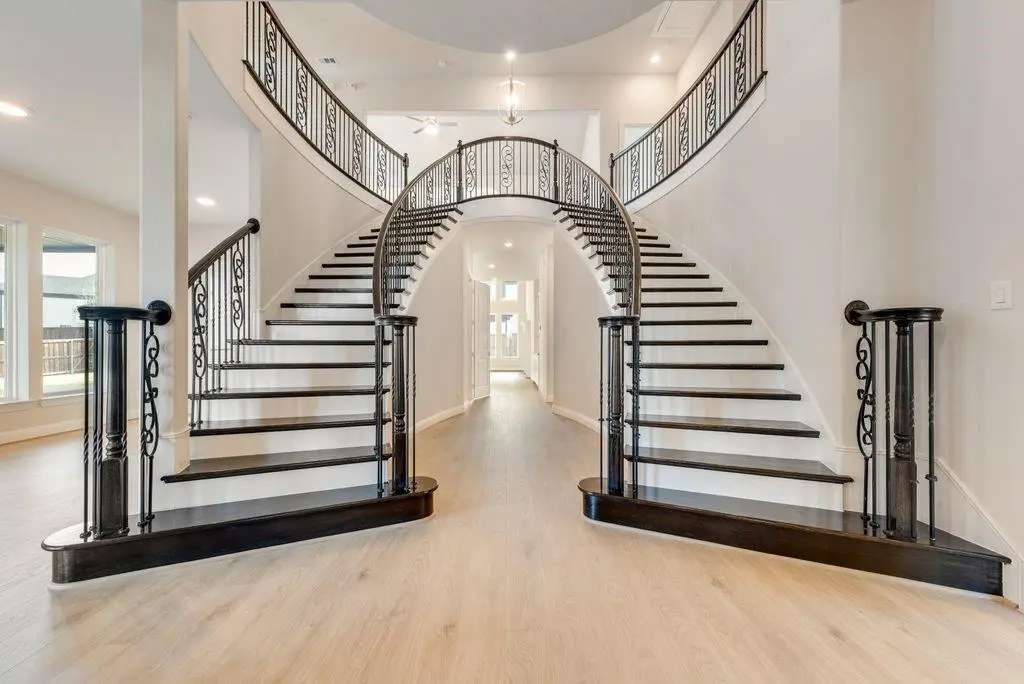 2704 Hartman Circle, Mansfield, TX 76063