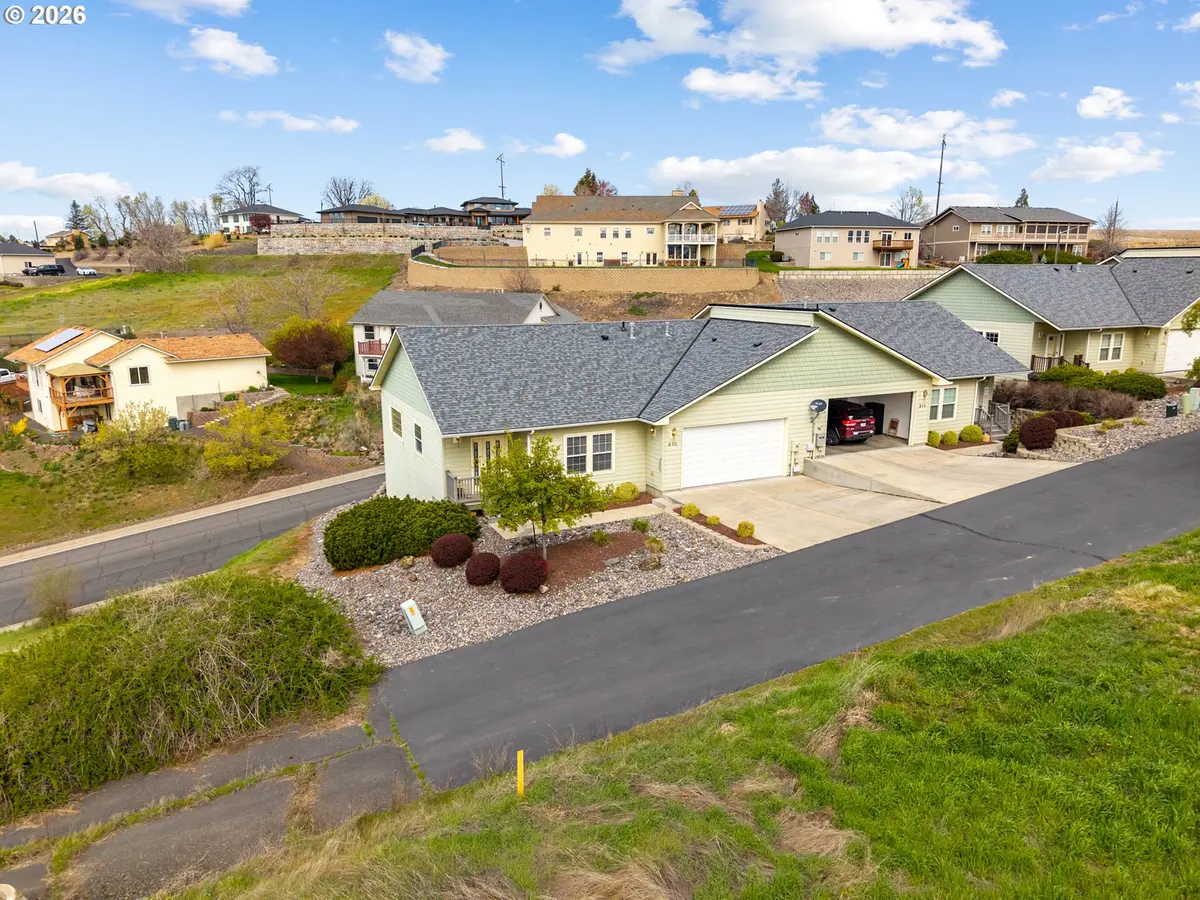 810 N MAIN ST, Pendleton, OR 97801