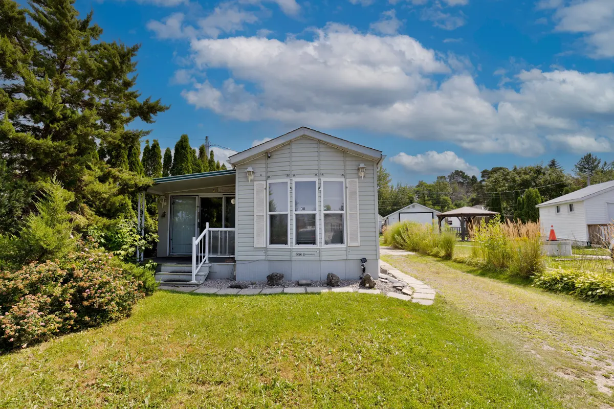 10 WINFIELD DR #30, Tay, ON L0K 2A0