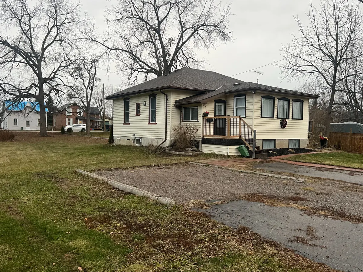 24 KING ST W, Kawartha Lakes, ON K0L 2W0