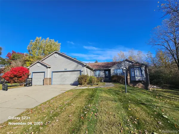 231 Kathy CIR, Linden, MI 48451