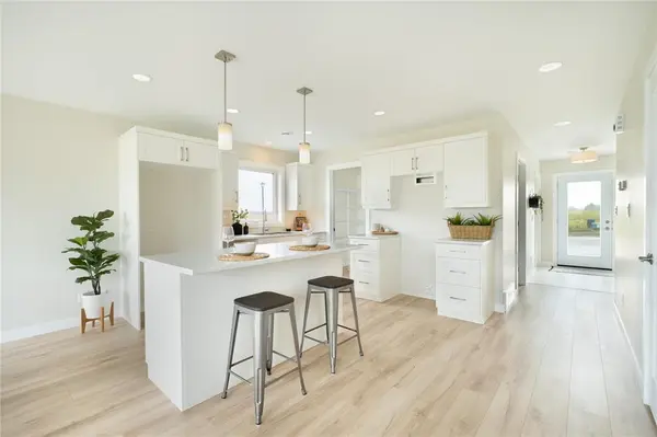 112 Kingshead RD, Niverville, MB R0A 0A1