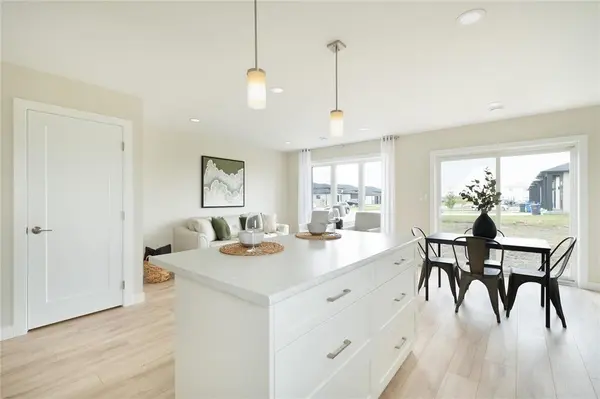 112 Kingshead RD, Niverville, MB R0A 0A1