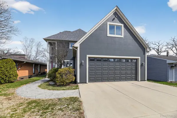 6780 Desmond RD, Waterford Charter Township, MI 48329