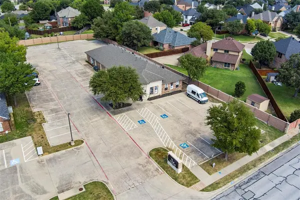 450 W Harwood Road, Hurst, TX 76054