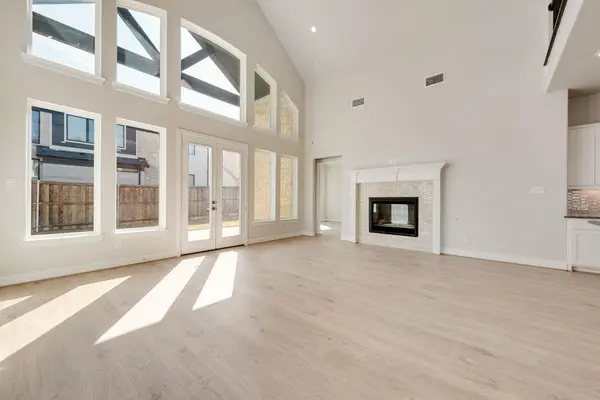 2704 Hartman Circle, Mansfield, TX 76063