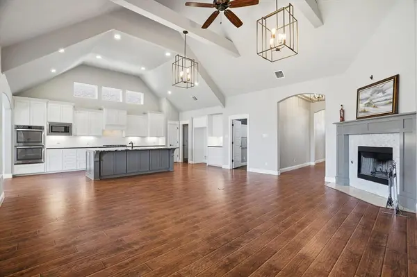 420 Blue Star Court, Burleson, TX 76028