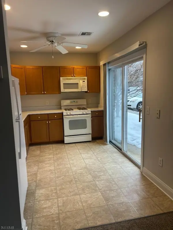 31 Wilshire Ter, Kinnelon Boro, NJ 07405