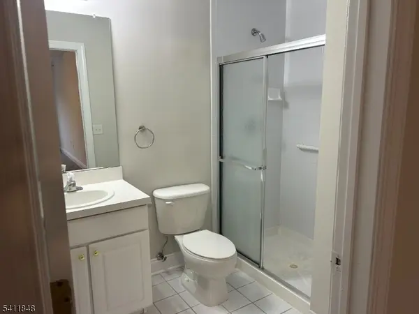 31 Wilshire Ter, Kinnelon Boro, NJ 07405