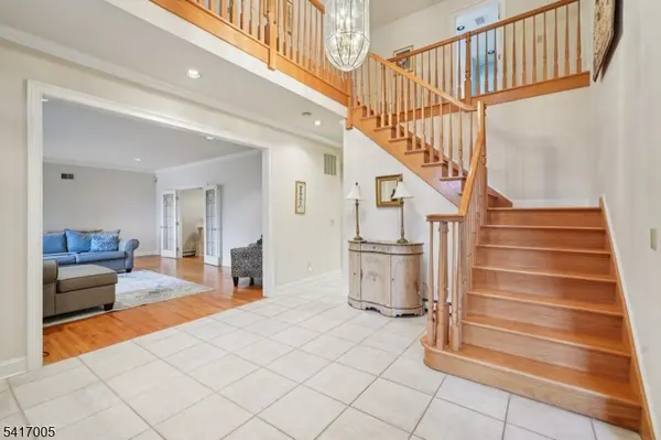 111 Chopin Dr, Wayne Twp., NJ 07470