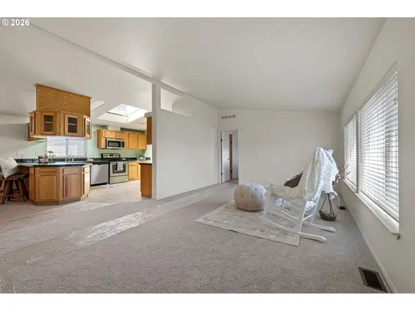 145 RIVER RD #13, Junction City, OR 97448