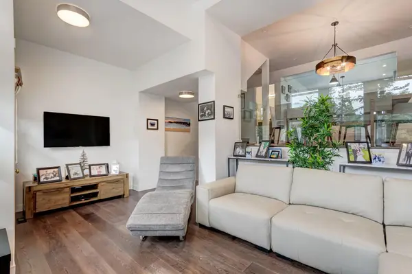 242 Benchlands TER #18, Canmore, AB T1W 1E9