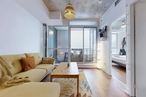 20 Minowan Miikan LN #1205, Toronto C01, ON M6J 0E5