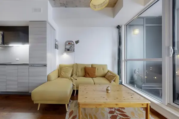 20 Minowan Miikan LN #1205, Toronto C01, ON M6J 0E5