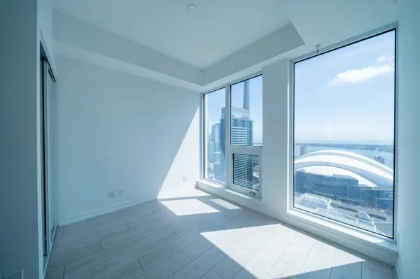 55 Mercer ST #4212, Toronto C01, ON M5V 0W4