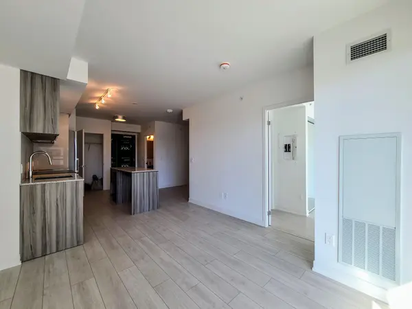 31 Tippett RD #262, Toronto C06, ON M3H 0C8