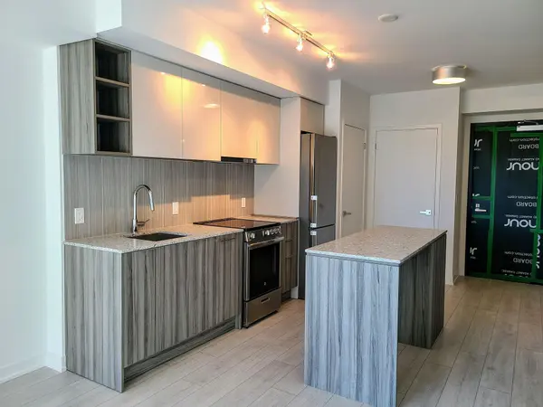 31 Tippett RD #262, Toronto C06, ON M3H 0C8