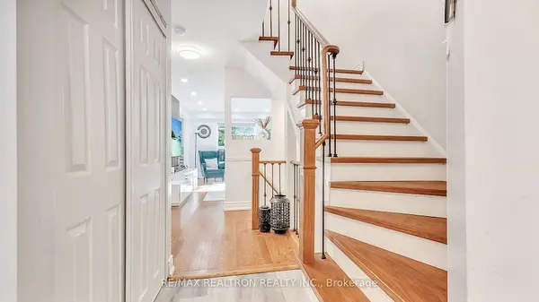 22 Macintyre LN, Ajax, ON L1T 3X3