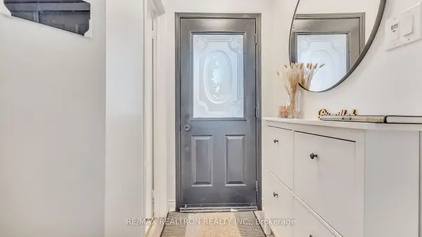 22 Macintyre LN, Ajax, ON L1T 3X3