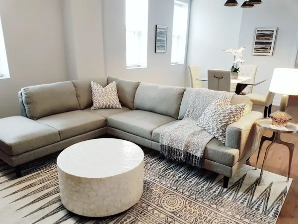 14 1/2 King ST E #310, Oshawa, ON L1H 1A9