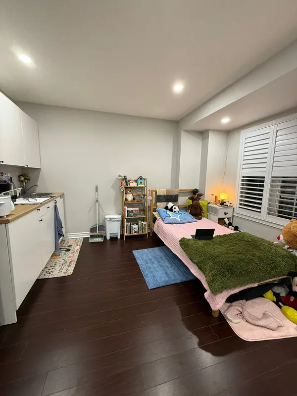 1657 Avonmore SQ W #Basement, Pickering, ON L1V 7H4