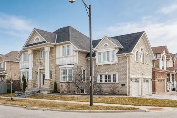 63 Sharplin DR, Ajax, ON L1Z 0P4