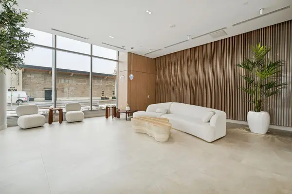 333 Sunseeker AVE E #621, Innisfil, ON L9S 0R6