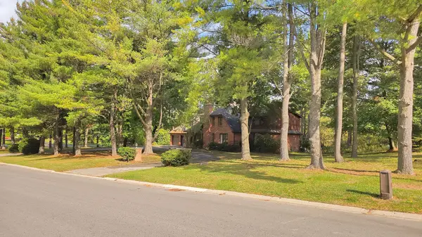 465 Woodland Acres CRES, Vaughan, ON L6A 1G2