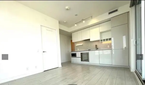 950 Portage Pkwy #2912, Vaughan, ON L4K 0J7