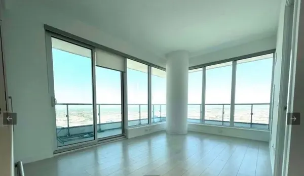 950 Portage Pkwy #2912, Vaughan, ON L4K 0J7