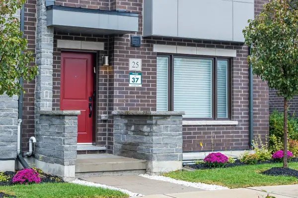 25 Cohen WAY, Vaughan, ON L6A 5B4