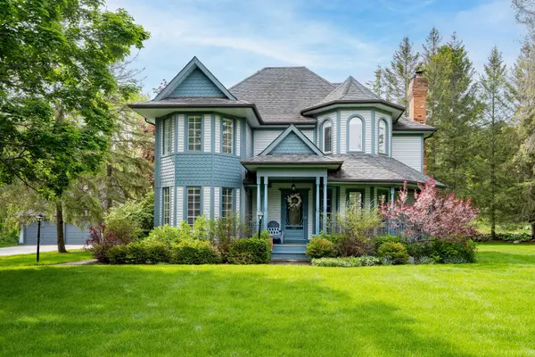 9 Purple Hill LN, Clearview, ON L0M 1G0