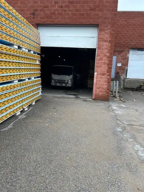 112 SAUNDERS RD #9 & 10, Barrie, ON L4N 9A8