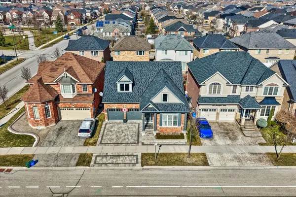 693 Savoline BLVD, Milton, ON L9T 0N2