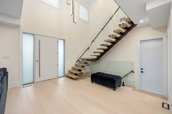 584 WALKERS Line, Burlington, ON L7N 2E5